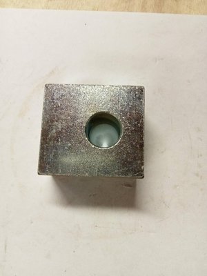 PIECES TRACTEUR PAG* - CONCURENCEE* - ENTRETOISE Landini