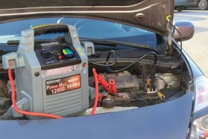 OUTILLAGE PLS* - ELECTROPORTATIF* - Booster de démarrage 12/24V 22A/H