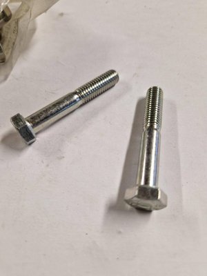 PIECES TRACTEUR PAG* - CAPTIVE* - VIS Landini M8*50