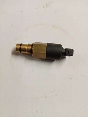 PIECES TRACTEUR PAG* - CONCURENCEE* - Capteur COLMATAGE FILTRE HYDRAULIQUE Landini
