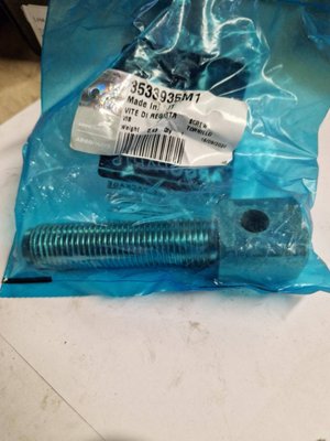 PIECES TRACTEUR PAG* - CONCURENCEE* - VIS DE REGLAGE D ATTELAGE Landini
