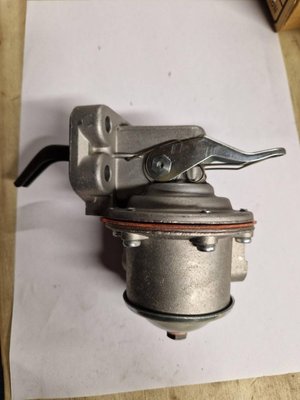 PIECES TRACTEUR PAG* - CONCURENCEE* - POMPE ALIMENTATION Landini