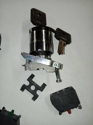 PIECES TRACTEUR PAG* - CONCURENCEE* - ENSEMBLE CLE DE CONTACT