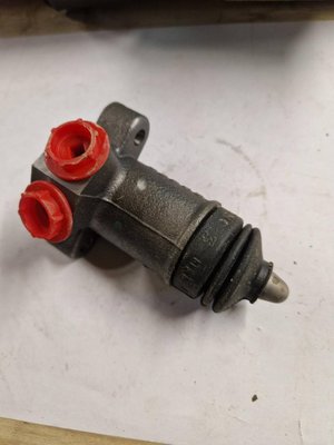 PIECES TRACTEUR PAG* - CONCURENCEE* - CYLINDRE DE FREIN Landini