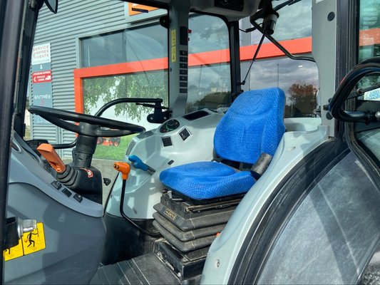 Tracteur fruitier New Holland T4.100F
