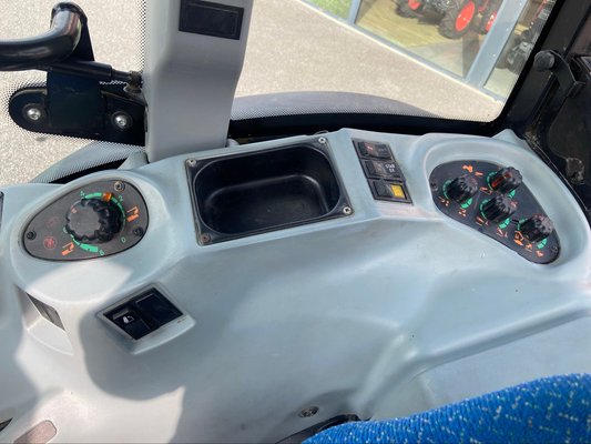 Tracteur fruitier New Holland T4.100F