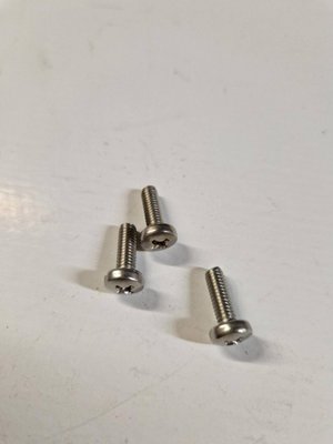PIECES TECHNIQUES AGRI PAG* - DIVERS* - Vis � t�te cyl. M4x12 A2 KVERNELAND