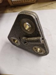 PIECES TRACTEUR PAG* - CONCURENCEE* - AXE PIVOT SUPERIEUR Landini