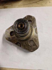 PIECES TRACTEUR PAG* - CONCURENCEE* - AXE PIVOT SUPERIEUR Landini