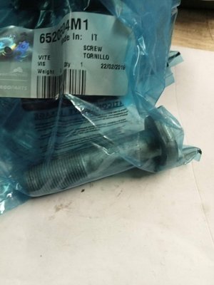 PIECES TRACTEUR PAG* - CAPTIVE* - BOULON M18x80 Landini