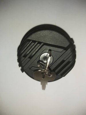 PIECES TRACTEUR PAG* - CAPTIVE* - BOUCHON DE RESERVOIR A CLE mc cormick