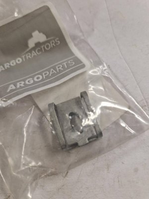 PIECES TRACTEUR PAG* - CAPTIVE* - PLAQUE C mc cormick