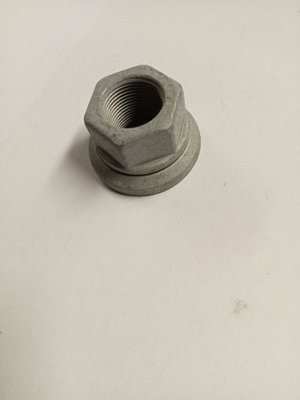 PIECES TRACTEUR PAG* - CAPTIVE* - ECROU M16X1.5 Landini