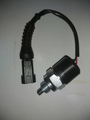 PIECES TRACTEUR PAG* - CONCURENCEE* - CONTACTEUR COMMANDE INVERSEUR mc cormick