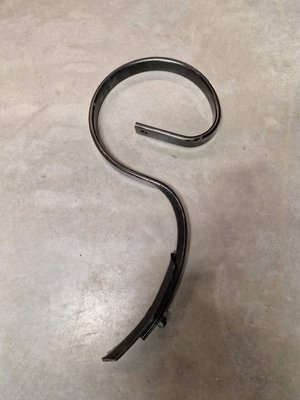 PIECES USURES AGRI PAG* - OUTILS A DENTS* - DENT 32X10 SEMI COURBE AVEC SOC Kverneland
