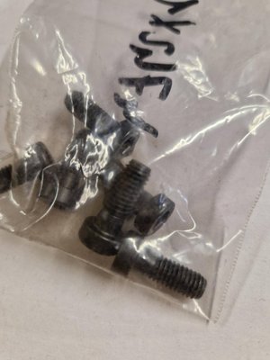 PIECES TRACTEUR PAG* - CAPTIVE* - VIS CHC BAS 6X16 Landini