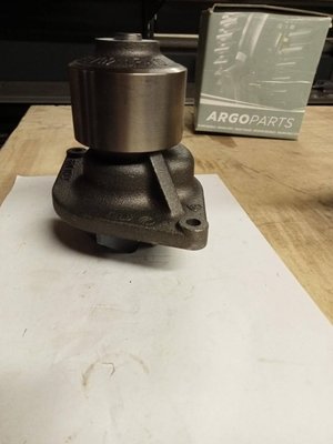 PIECES TRACTEUR PAG* - CONCURENCEE* - POMPE A EAU Landini