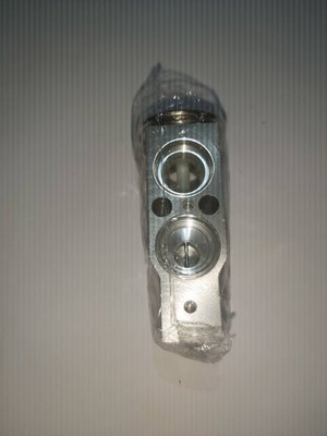 PIECES TRACTEUR PAG* - CONCURENCEE* - SOUPAPE CLIM Landini