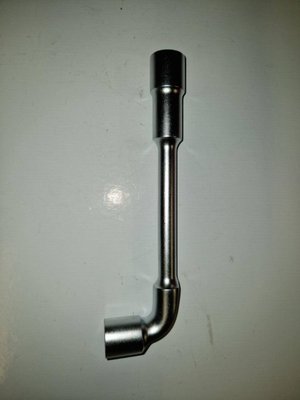 OUTILLAGE PLS* - OUTILLAGE A MAIN* - Clé à pipe débouchée 6x6 pans D: 19mm King Tony
