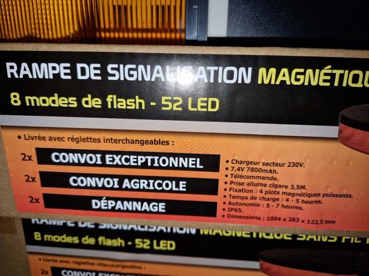 ELECTRICITE - GYROPHARE - RAMPE LED SIGNALISATION MAGNETIQUE SANS FIL RECHARGEABLE