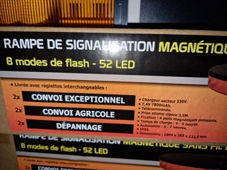 ELECTRICITE - GYROPHARE - RAMPE LED SIGNALISATION MAGNETIQUE SANS FIL RECHARGEABLE