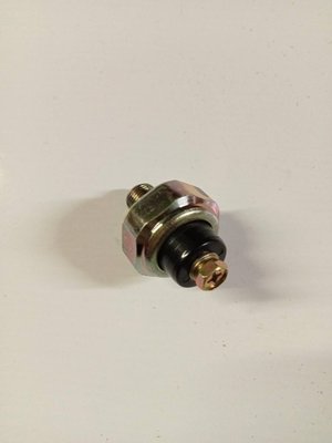 PIECES TRACTEUR PAG* - CONCURENCEE* - SONDE PRESSION HUILE 1/8G MOT VALPA Landini