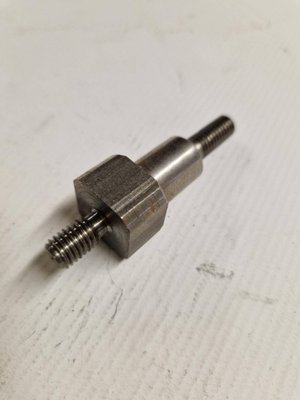 PNEUMATIQUE - ACCESSOIRE - INSERT MALE 8*125 G