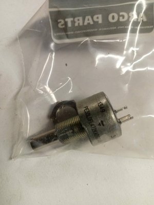 PIECES TRACTEUR PAG* - CONCURENCEE* - POTENTIOMETRE Landini