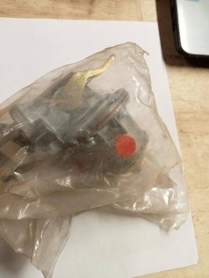 PIECES TRACTEUR PAG* - CONCURENCEE* - POMPE ALIMENTATION Landini