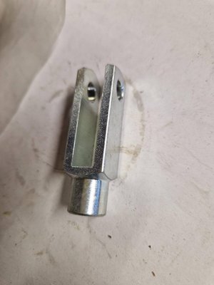 PIECES TRACTEUR PAG* - CAPTIVE* - CHAPE ARTICULAT Landini