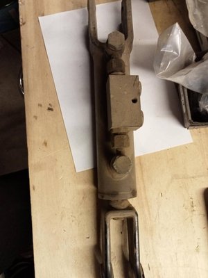 PIECES TRACTEUR PAG* - CONCURENCEE* - VERIN DROIT DE RELEVAGE Landini
