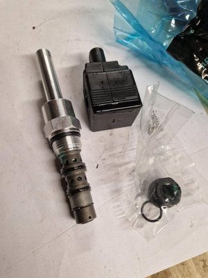 PIECES TRACTEUR PAG* - CONCURENCEE* - ELECTROVANNE Landini