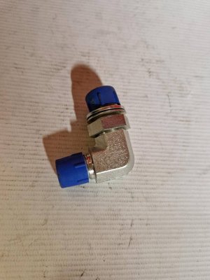 PIECES TECHNIQUES AGRI PAG* - CASTREUSE* - RACCORD HYDR.COUDE Frema