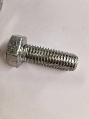 PIECES TRACTEUR PAG* - CAPTIVE* - VIS TH 14X40 9331440 mc cormick