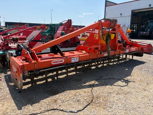 Herse rotative MASCHIO GASPARDO DOMINATOR DM 4000 + ROULEAU PACKER Ø 500
