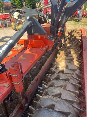 Herse rotative Howard HK32