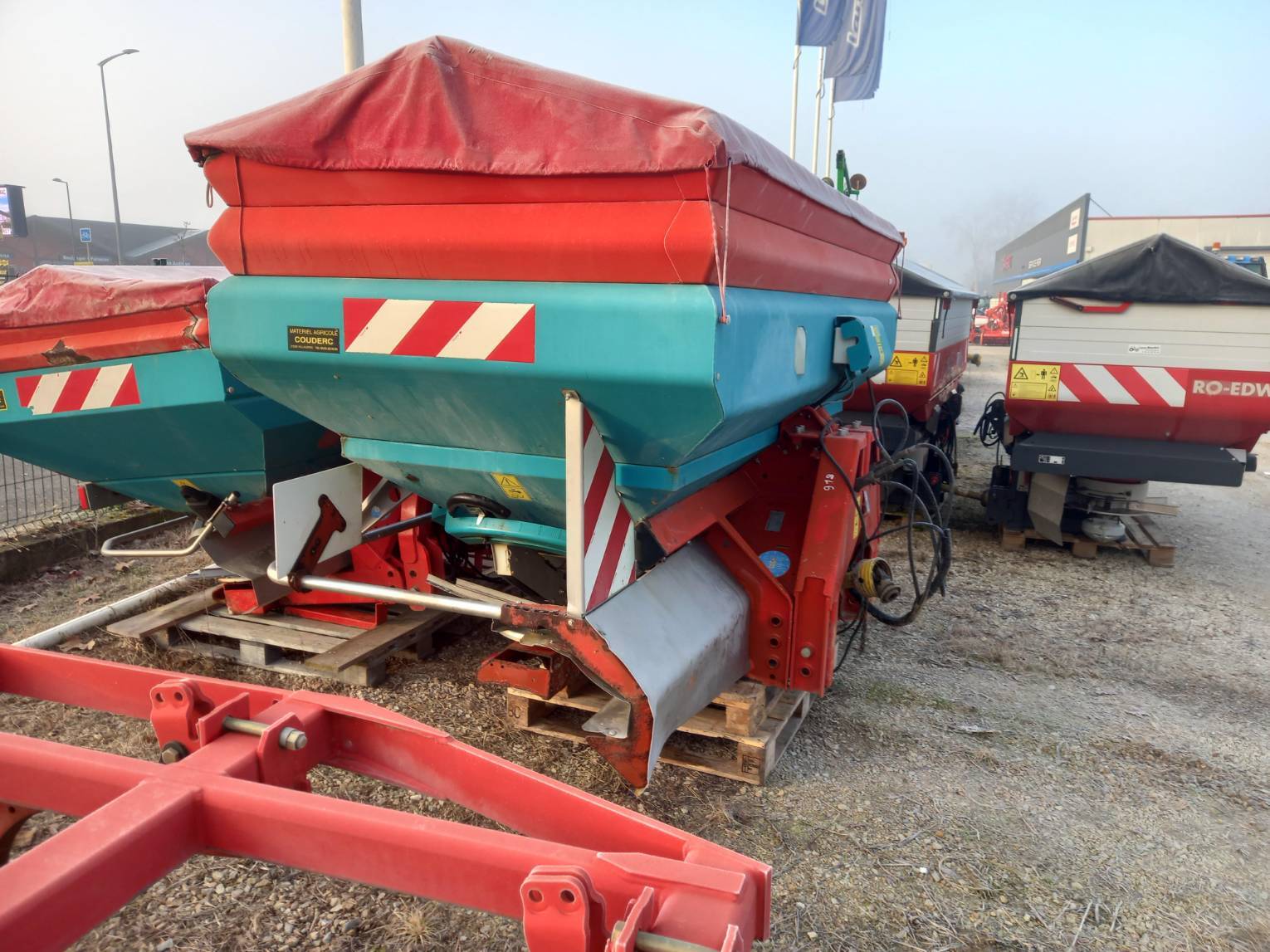 Distributeur d'engrais Distributeur d'engrais Sulky-Burel X 44 HI TECH