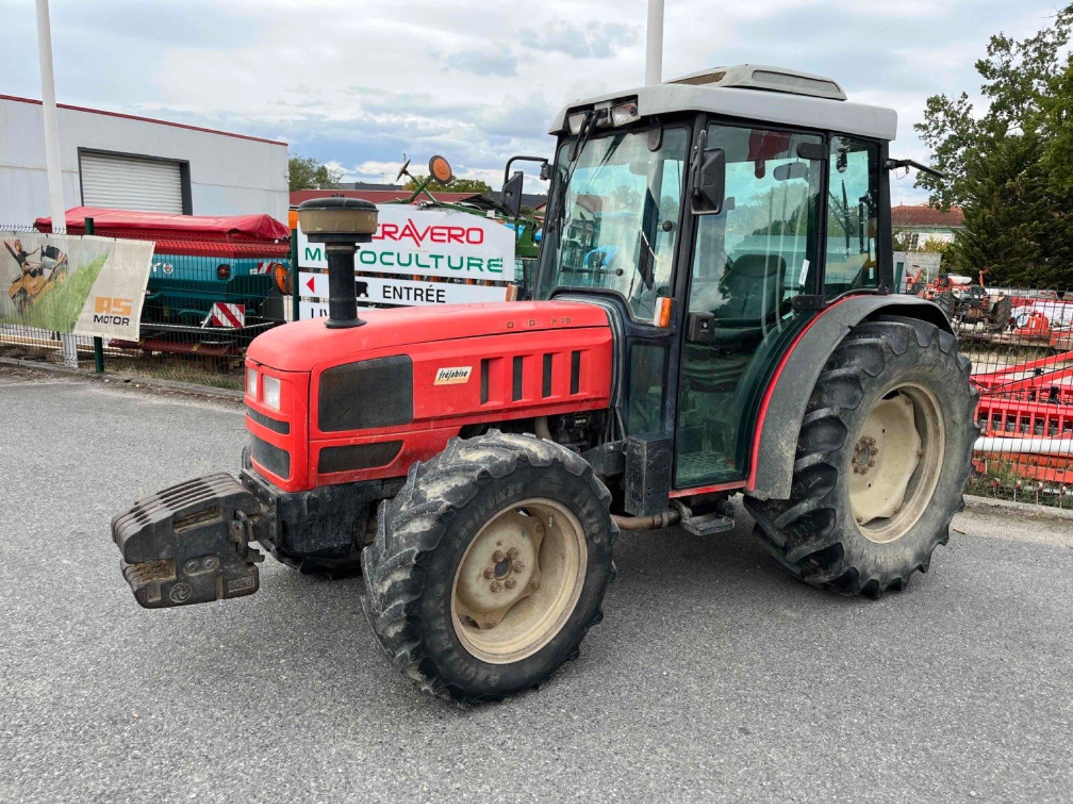 Tracteur agricole Tracteur agricole Same - Deutz-Fahr - SDF Dorado F75