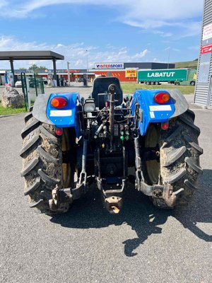 Tracteur fruitier New Holland T4040