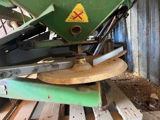 Distributeur d'engrais Amazone ZAM COMPACT - 1