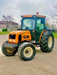 Tracteur fruitier Renault Claas FRUCTUS 140 - 1