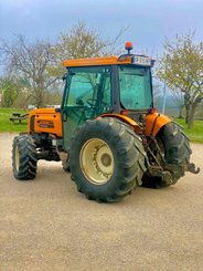 Tracteur fruitier Renault Claas FRUCTUS 140 - 1