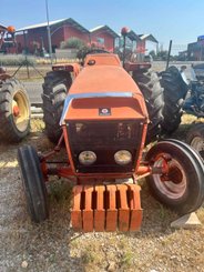Tracteur agricole Renault 56 - 1