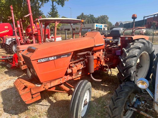 Tracteur agricole Renault 56