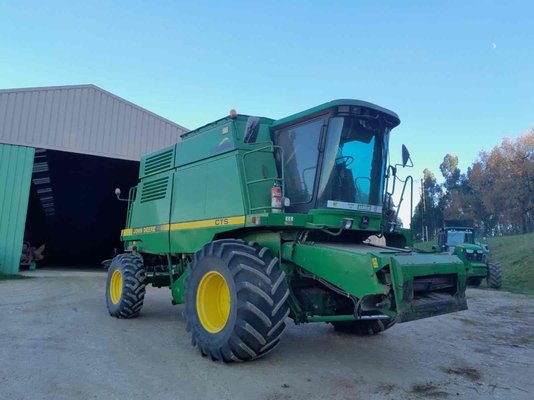 Moissonneuse batteuse John Deere CTS 