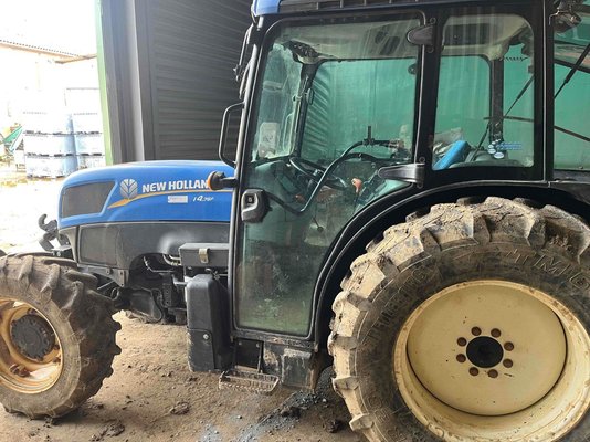 Tracteur fruitier New Holland T4 75F