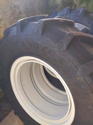 Roue, pneu, jumelage - autre Trelleborg AR/ 460/ 85 R38+ 380/85R28