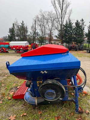 Trémie à engrais Howard NS1500