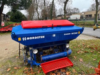 Trémie à engrais Howard NS1500 - 2