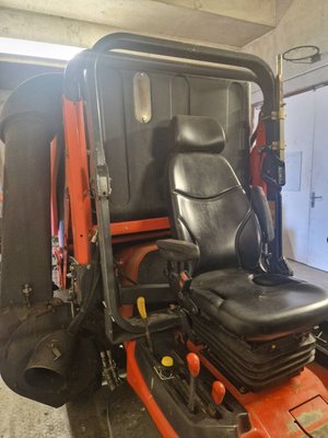 Tondeuse autoportée Kubota F2880